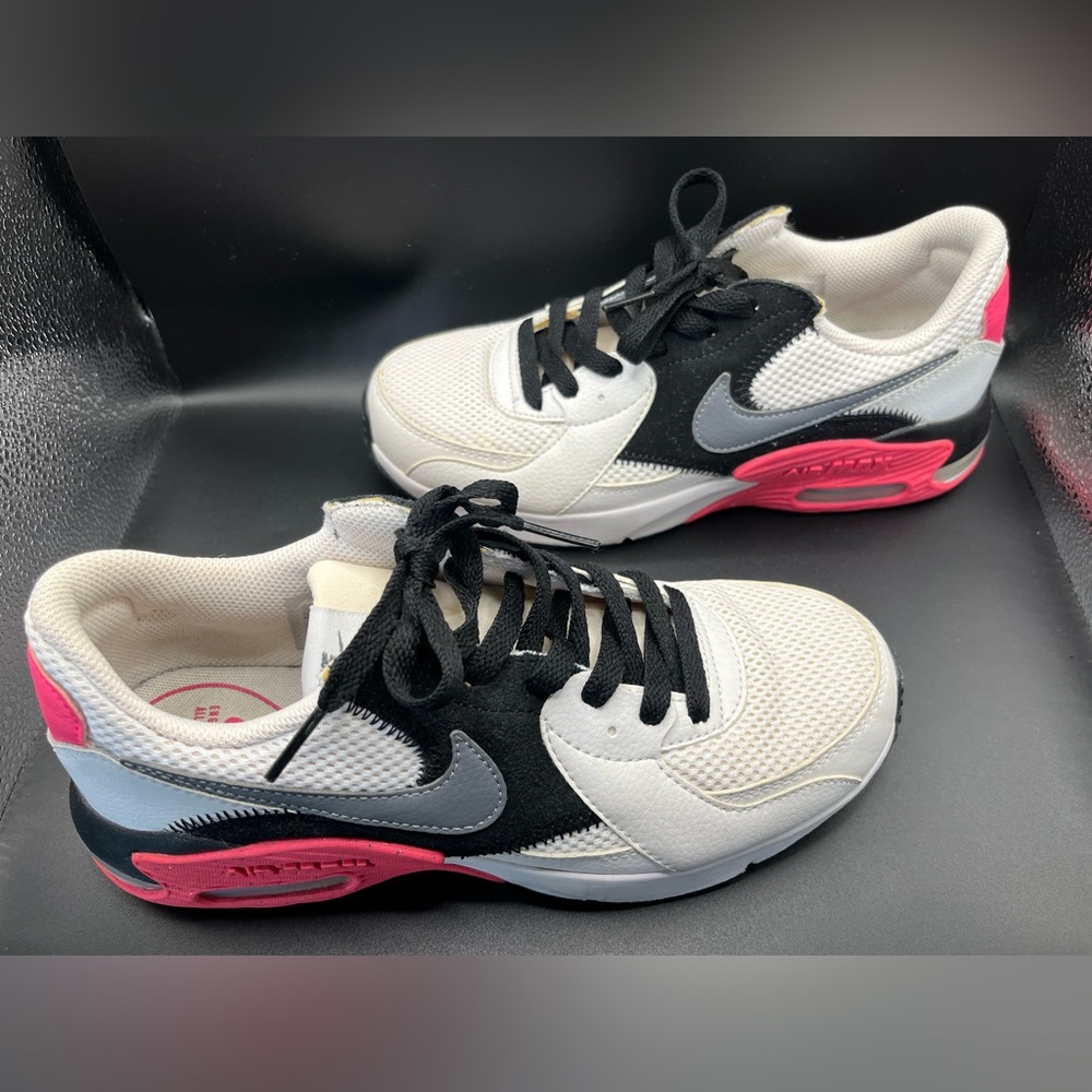 Women’s Nike Black and White Sneakers with Pink Accents